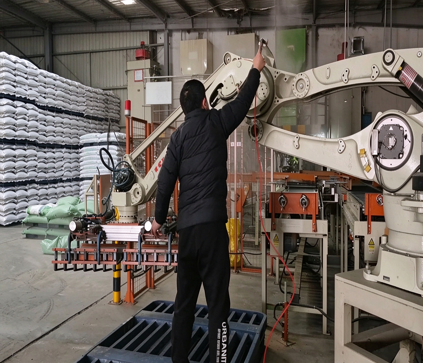 Maintenance and Care of Industrial Palletizing Robots